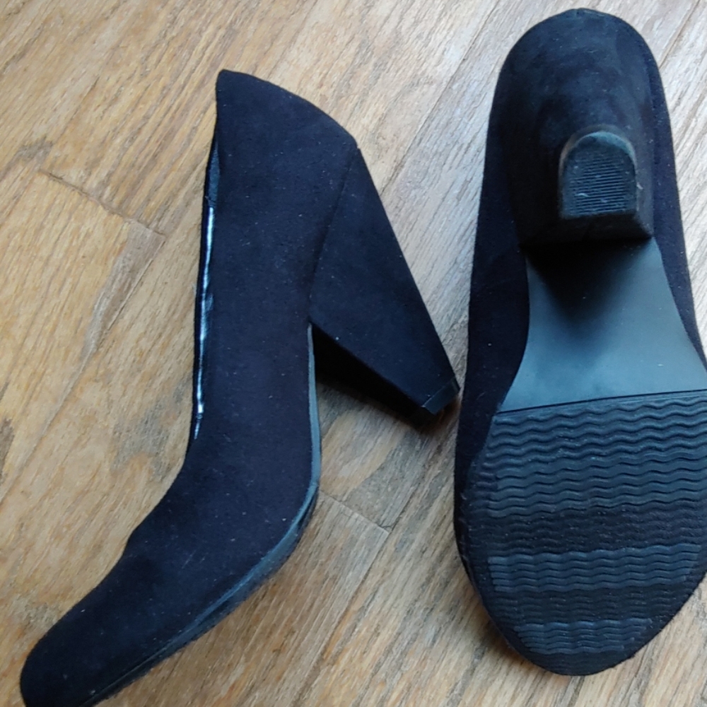 Shoes - Picture 3 of 5